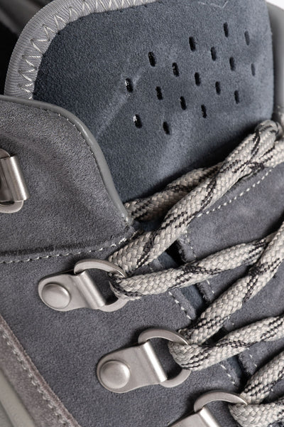 South2 West8 x SUICOKE Beetle Lo - Grey