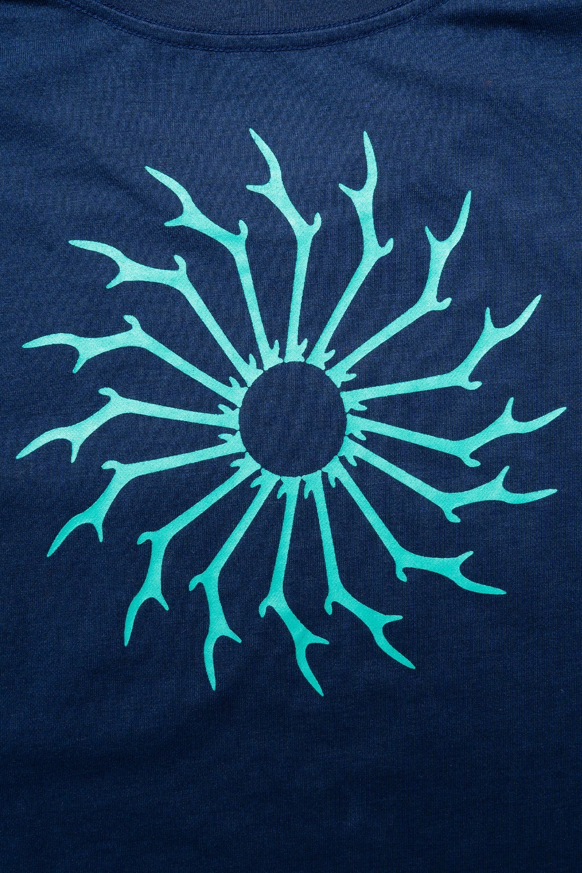 L/S Round Pocket Tee - Circle Horn - Navy