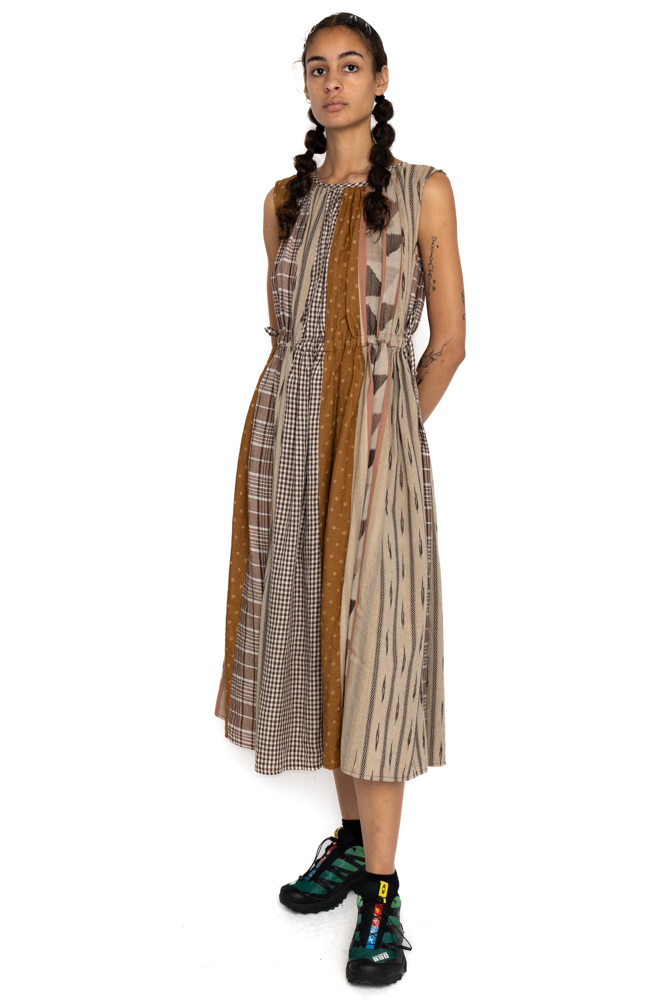 Kapital patchwork dress - cotton and linen blend. Adjustable ties to fix to your preferred silhouette 
