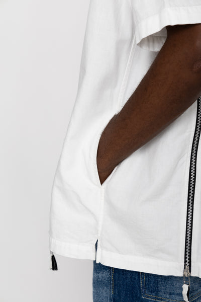  OLD PARK's x MINEDENIM's original denim T-shirt made from 6oz natural slub light ounce denim. Various silhouettes can be adjusted by opening and closing the zipper that runs from the shoulder to the hem. Loose silhouette denim T-shirt 