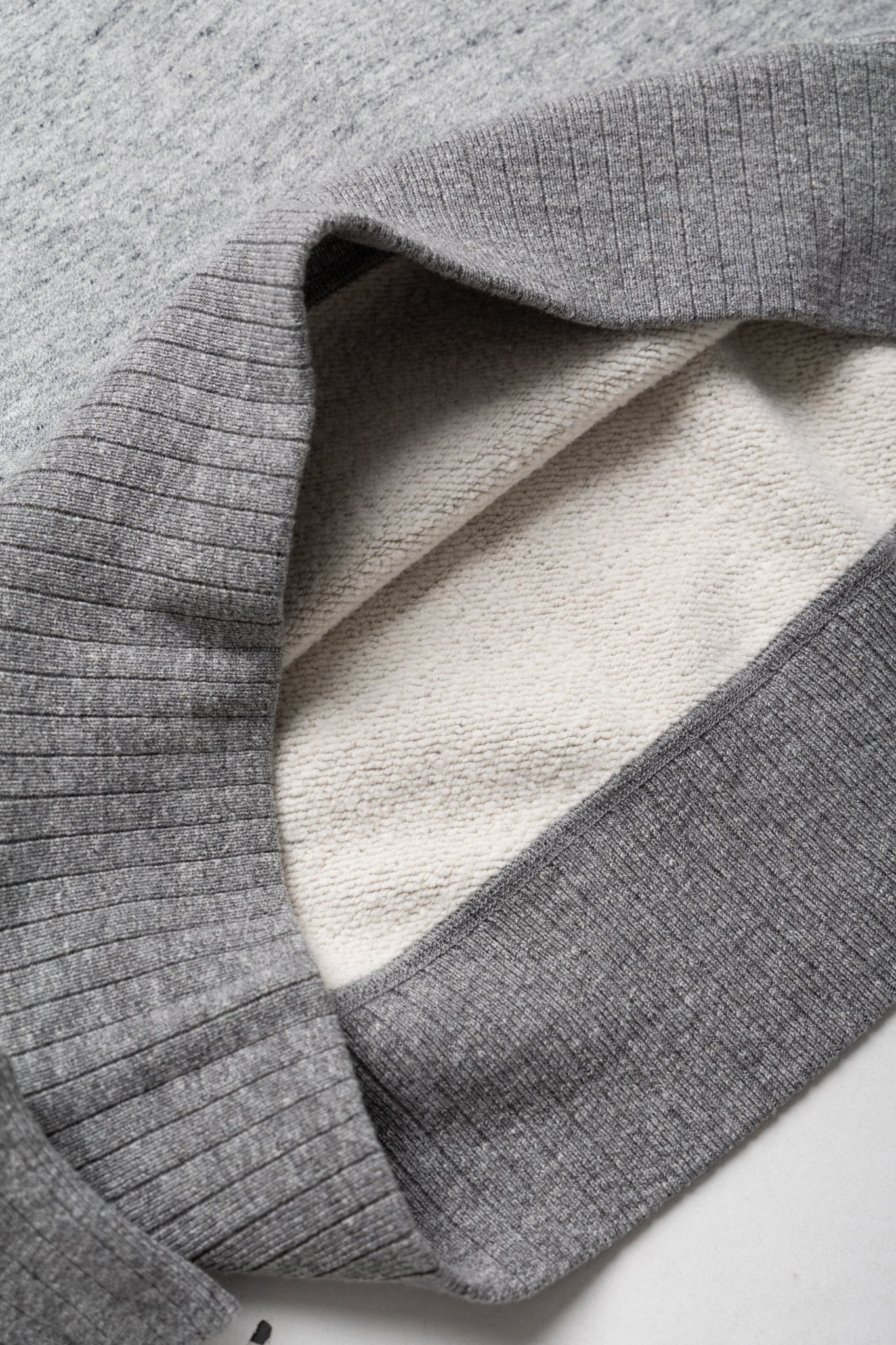 Whitesville Heavy Sweatshirt - Heather Grey