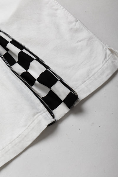  OLD PARK's x MINEDENIM's original denim T-shirt made from 6oz natural slub light ounce denim. Various silhouettes can be adjusted by opening and closing the zipper that runs from the shoulder to the hem. Loose silhouette denim T-shirt 