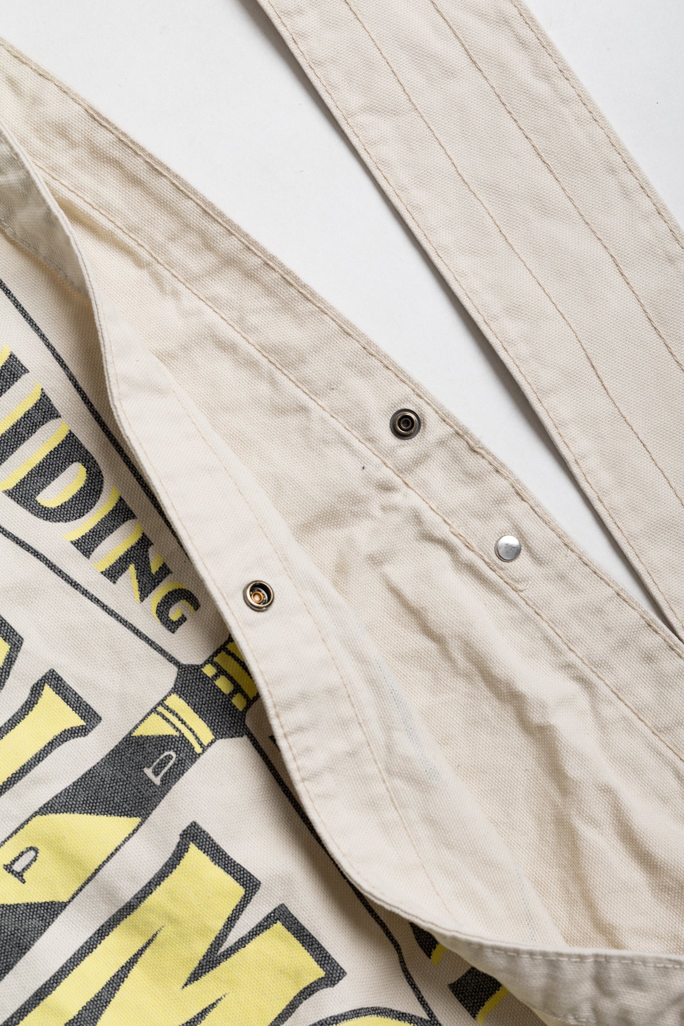 Canvas NEWSPAPER Bag (GUIDING LIGHT) - Ecru