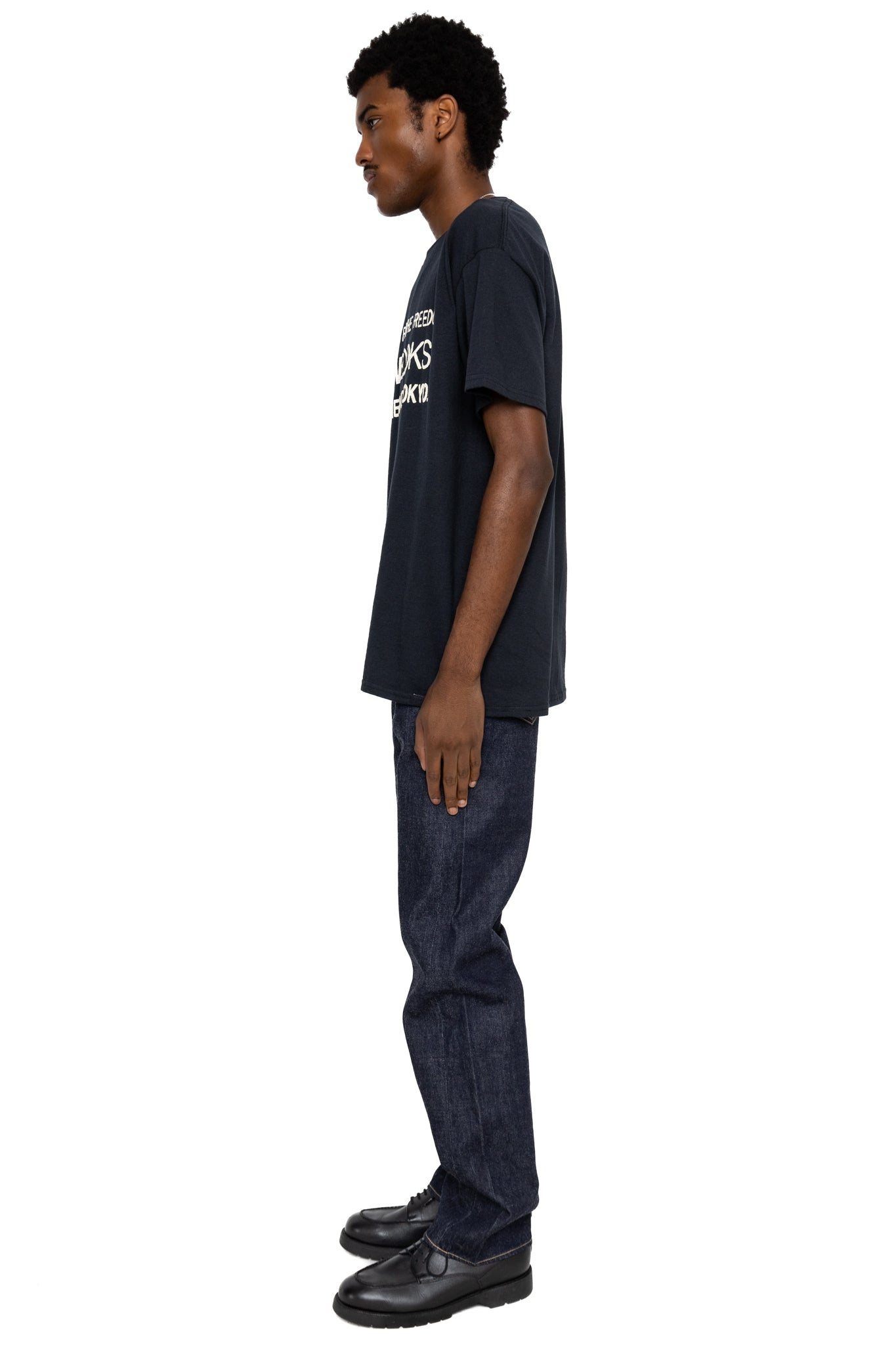 Book Vendor T-Shirt - Black x Ivory