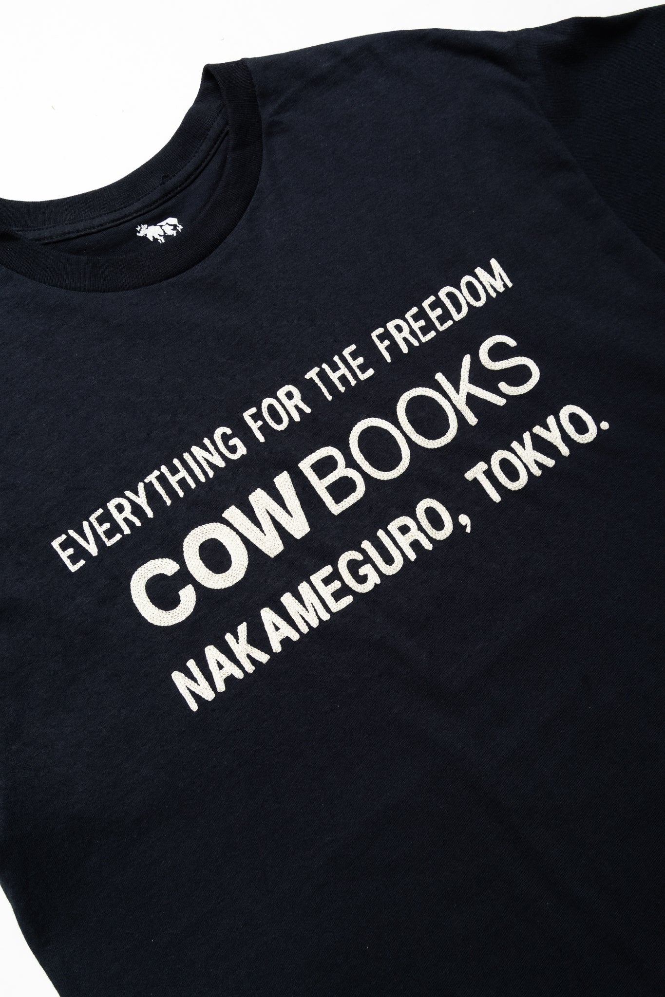 Book Vendor T-Shirt - Black x Ivory