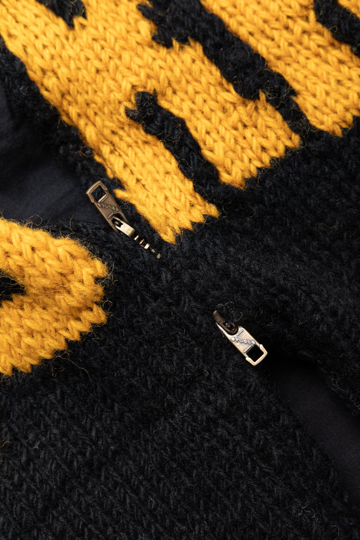 Knit Sutajan "Curry" - Black