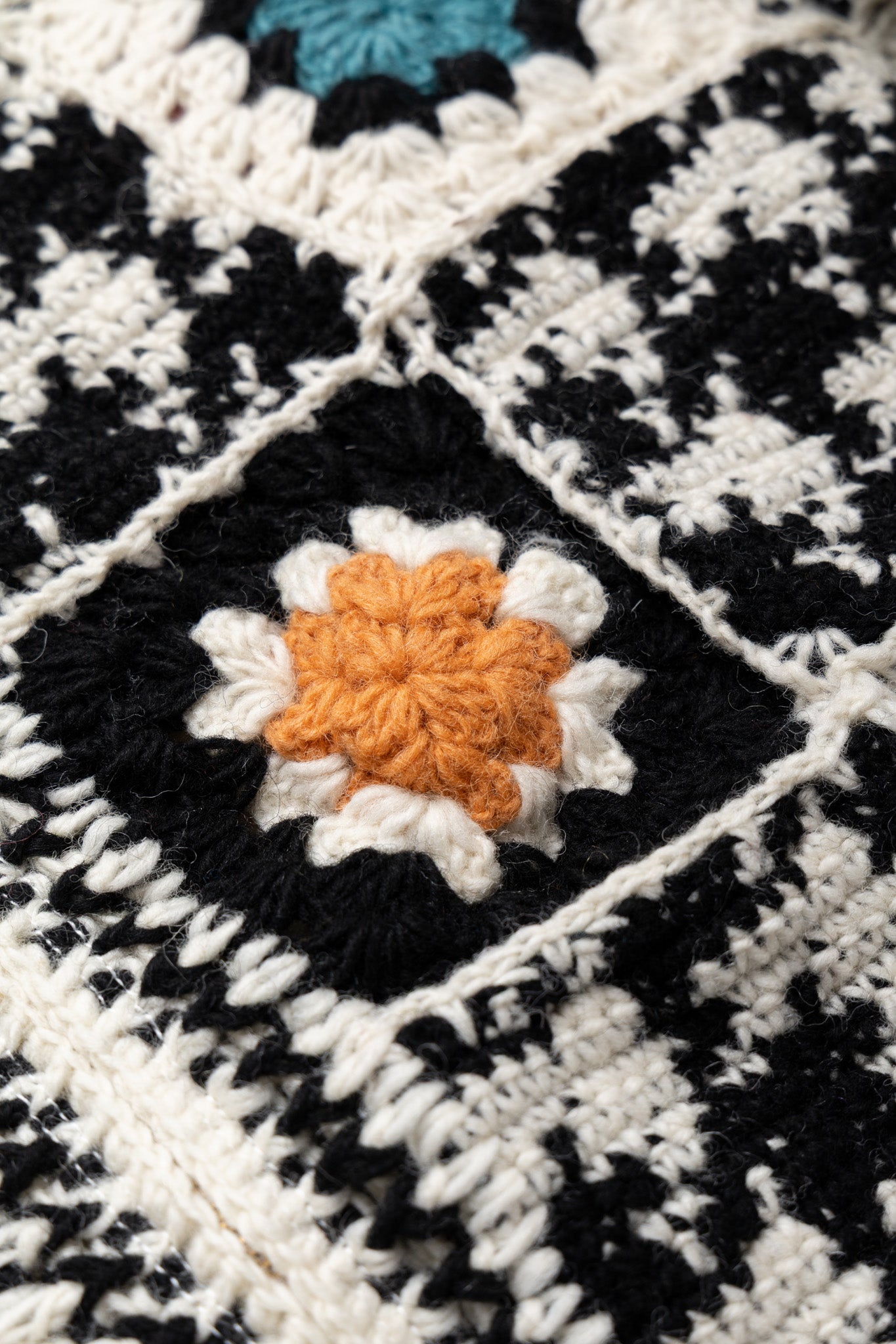 V-Neck Zip Cardigan "H.T" - Black