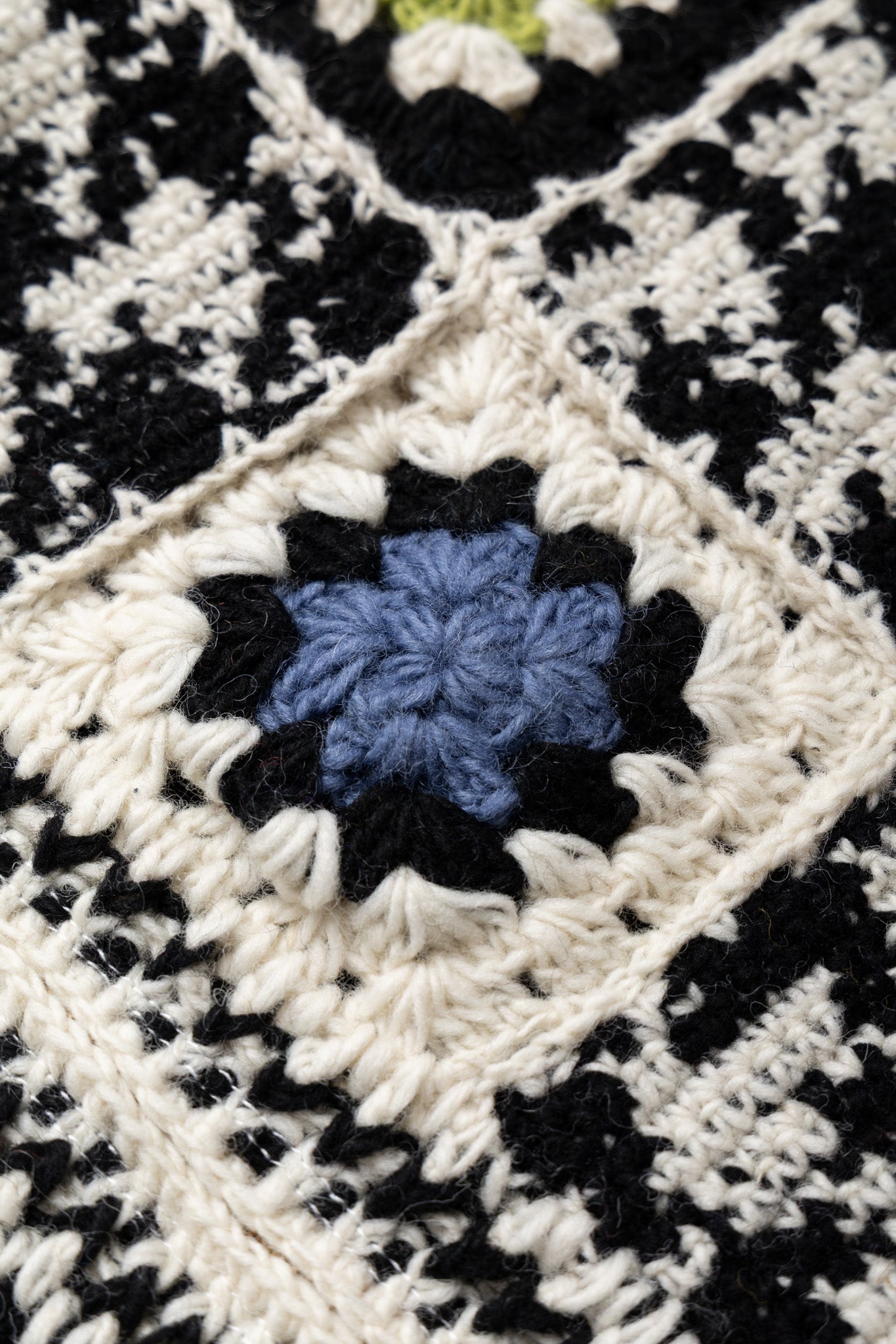 V-Neck Zip Cardigan "H.T" - Black