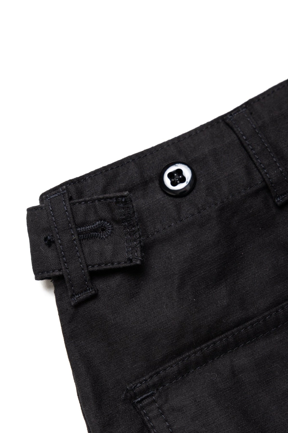 Made by Kapital are lumber pants inspired by overalls. Loose fit. 100% Cotton. Made in Japan 