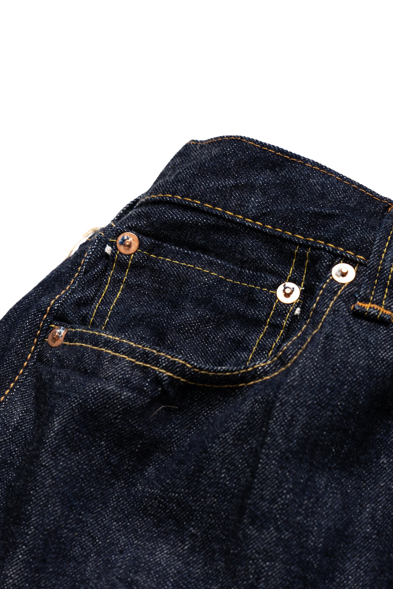 From Full Count is a genuine Indigo Wide Straight Fit. 13.75oz. Fullcount Original Japanese Selvedge Denim. One Wash. 100% Zimbabwe Cotton. Goat Skin Leather Patch. 100% Cotton. Thread Sewing Construction Made In Japan 