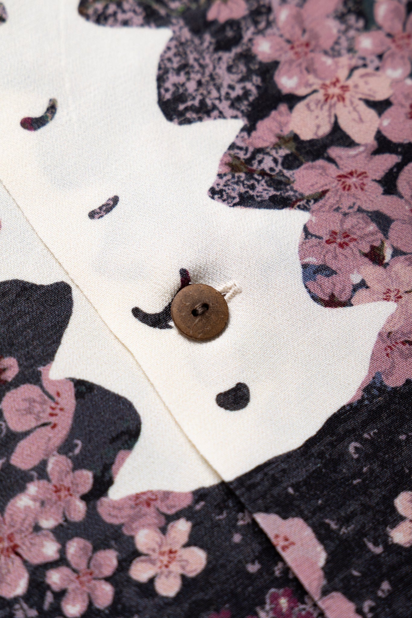Rayon SAKURA-BONE Aloha Shirt - Ink Black