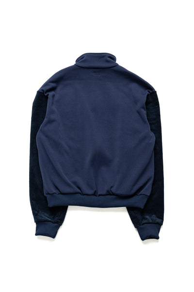 Kapital Navy A truck jacket with an eye -catching Ortega pattern front line. The sleeves are stitched with corduroy fabric in the middle ridge. 100% polyester Sleeve parts: 98% cotton, 2% polyurethane Made in Japan 