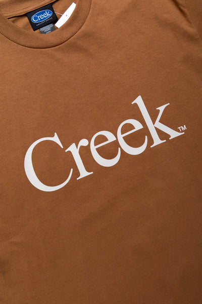 トップス Creek Angler's Device Logo T-Shirt brown Creek Angler's Device S/S Tee - Brown x White – BLUE IN